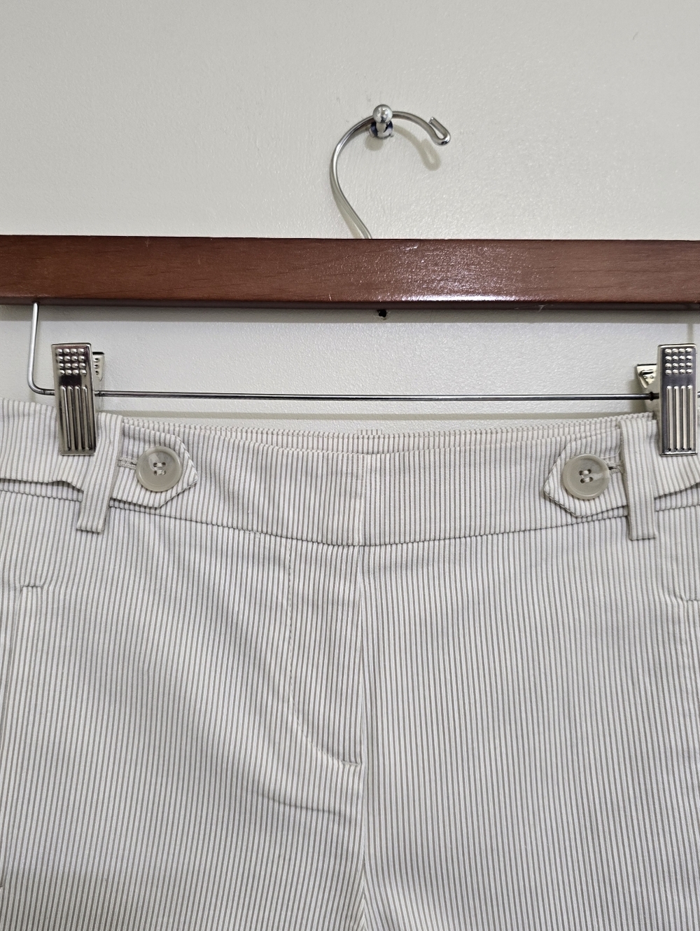 LOFT size 0 Pin‎ Stripe Bermuda Shorts Original Fit Tan White - Picture 3 of 12